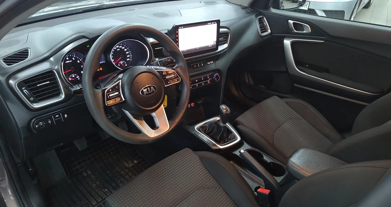 Kia Ceed cena 52800 przebieg: 119000, rok produkcji 2019 z Ślesin małe 379